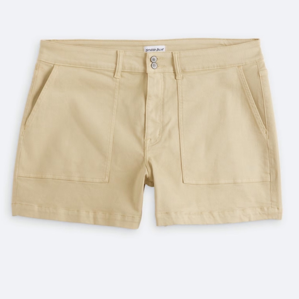 Studio Tan Women's Cargo Shorts